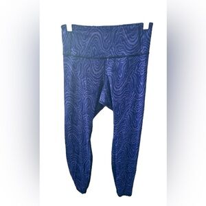 Patagonia Women’s Leggings Size Medium PurpleSwirl Design Recycled Fishing Nets